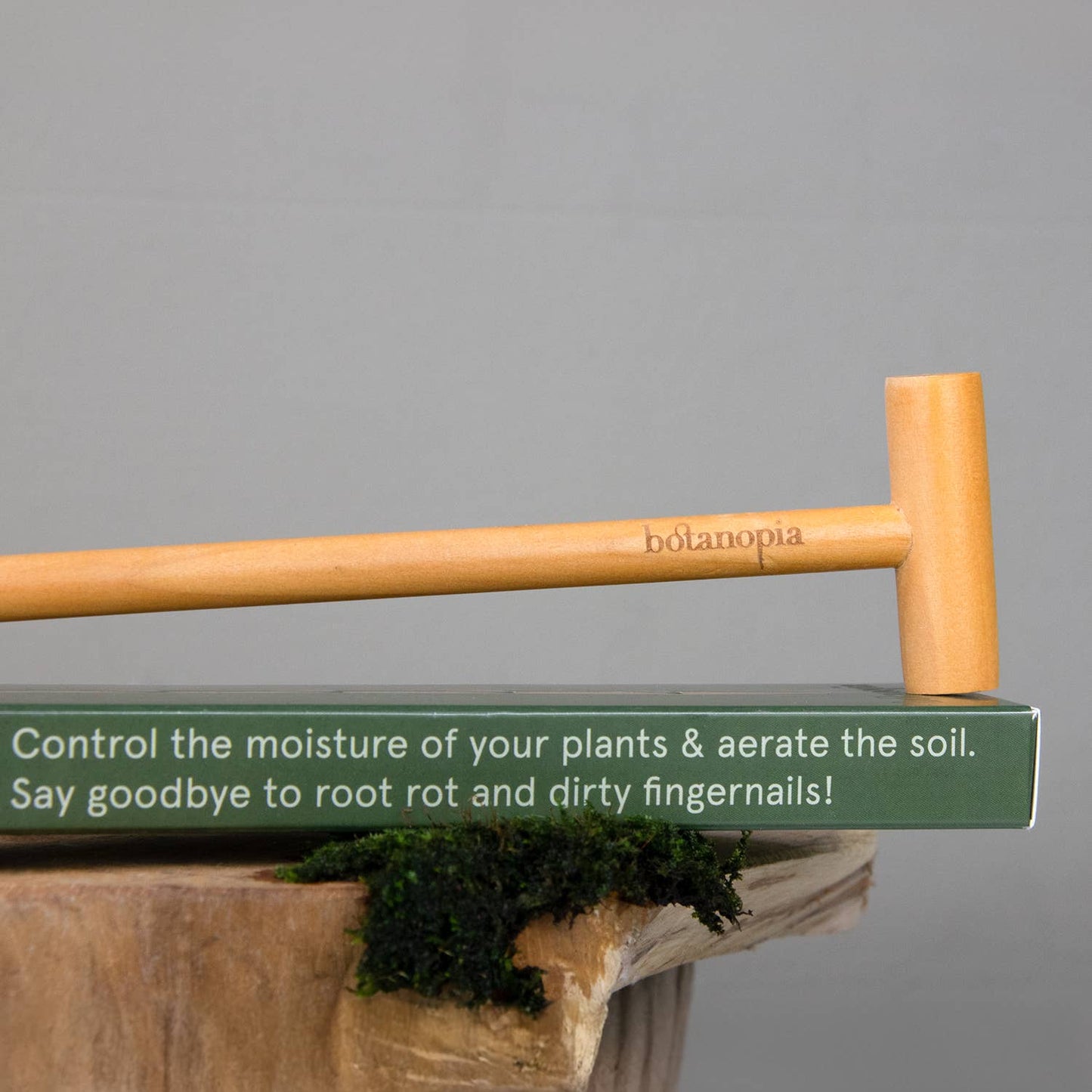Bamboo tool with text on a gray background